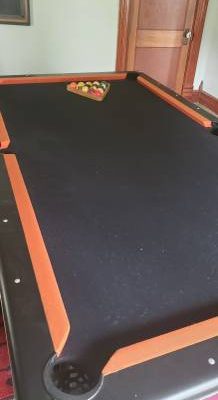 8x4.5 ft Pool Table Great Condition